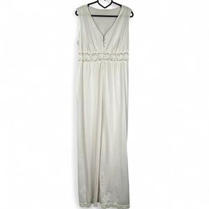 Elegant White Lace Trim Nightgown
